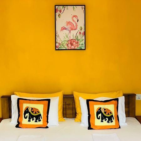 Sam'S Guest House Unawatuna Esterno foto