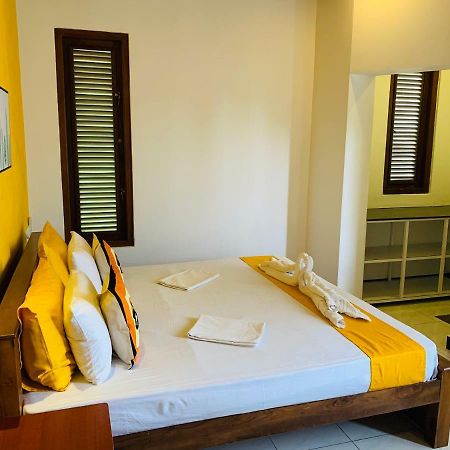 Sam'S Guest House Unawatuna Esterno foto