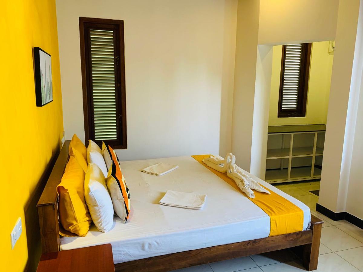 Sam'S Guest House Unawatuna Esterno foto