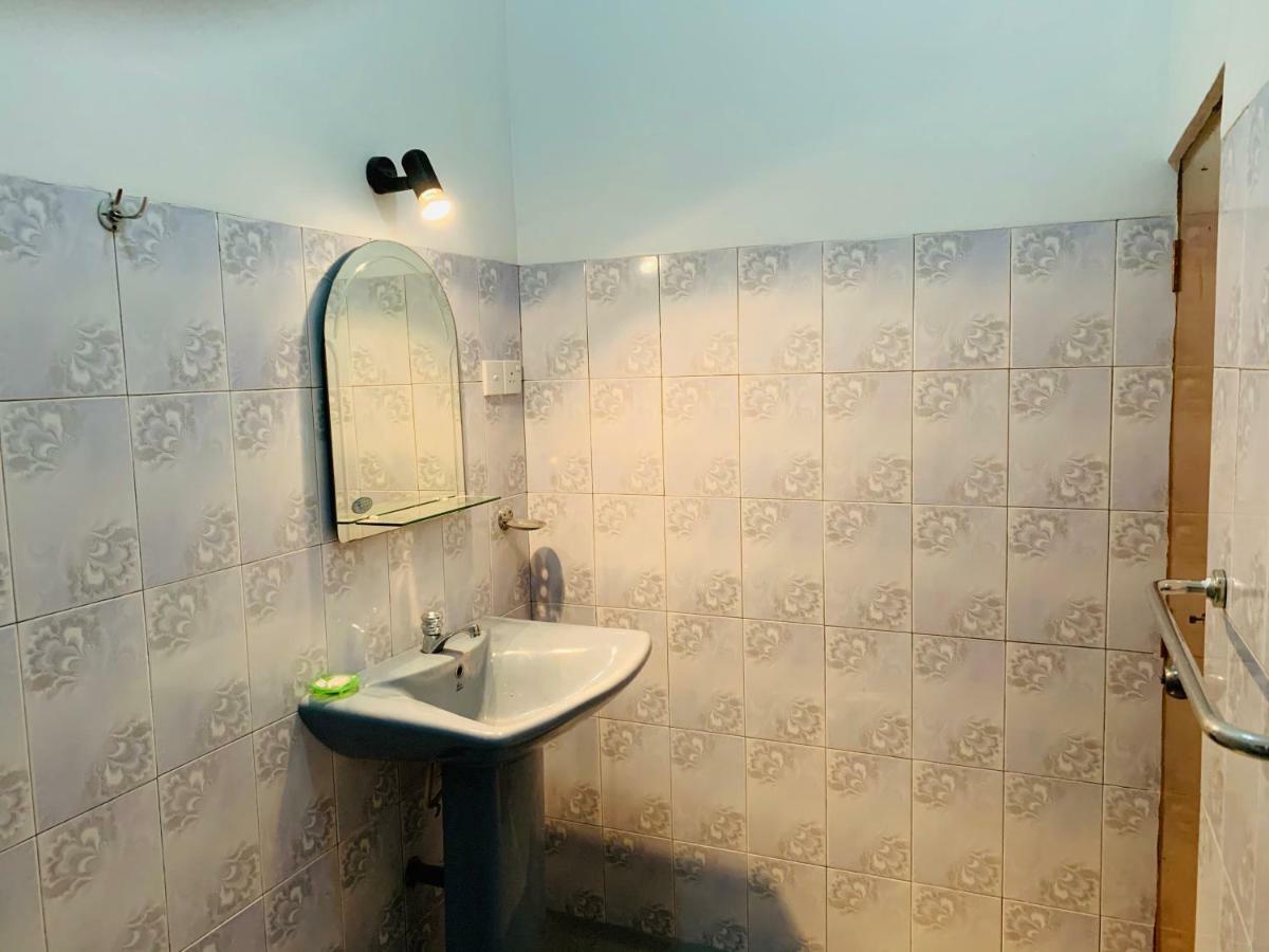 Sam'S Guest House Unawatuna Esterno foto