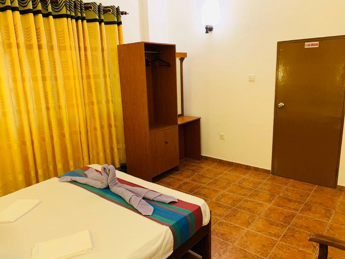 Sam'S Guest House Unawatuna Esterno foto