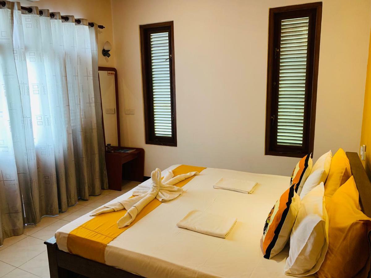 Sam'S Guest House Unawatuna Esterno foto