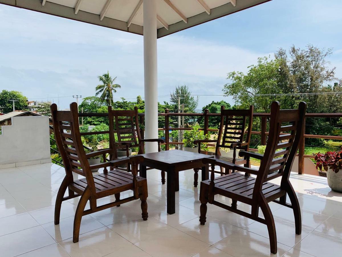 Sam'S Guest House Unawatuna Esterno foto