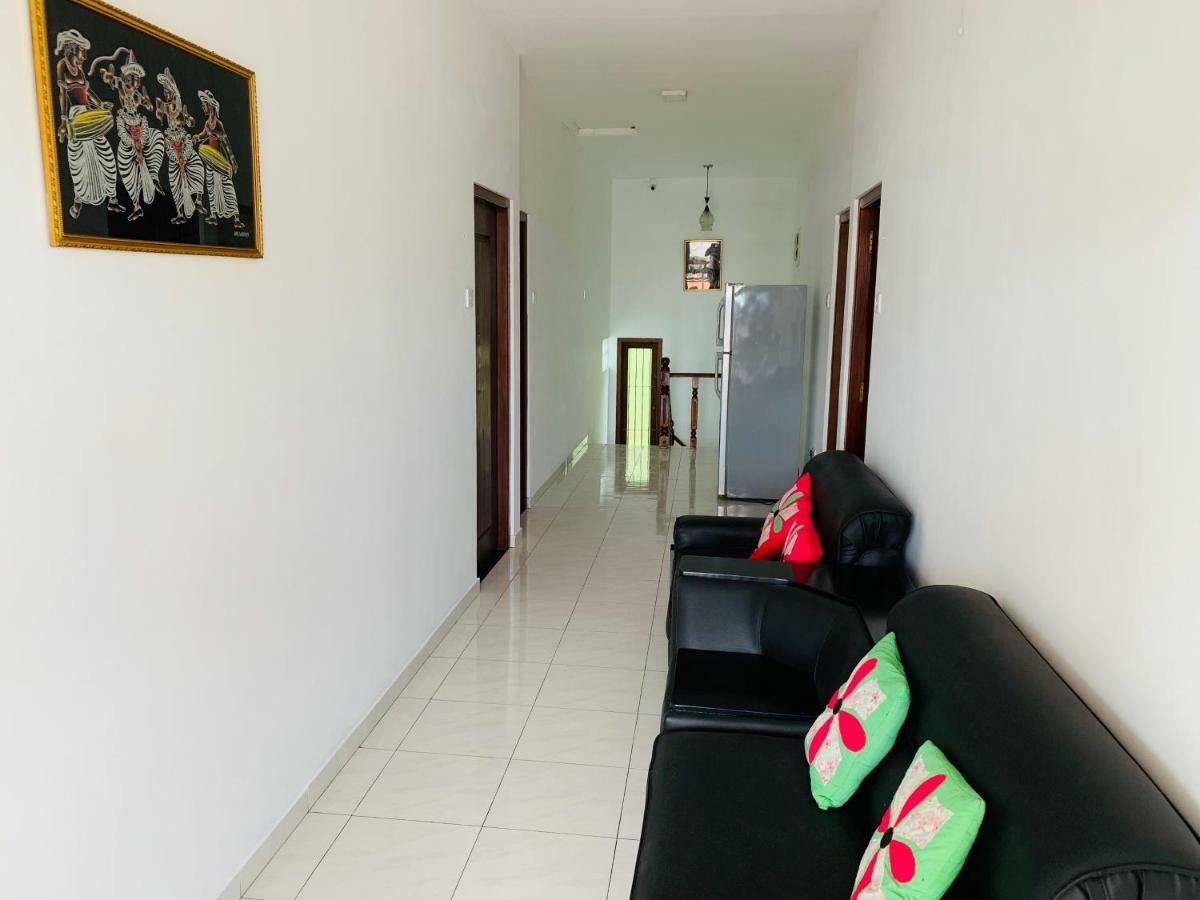 Sam'S Guest House Unawatuna Esterno foto