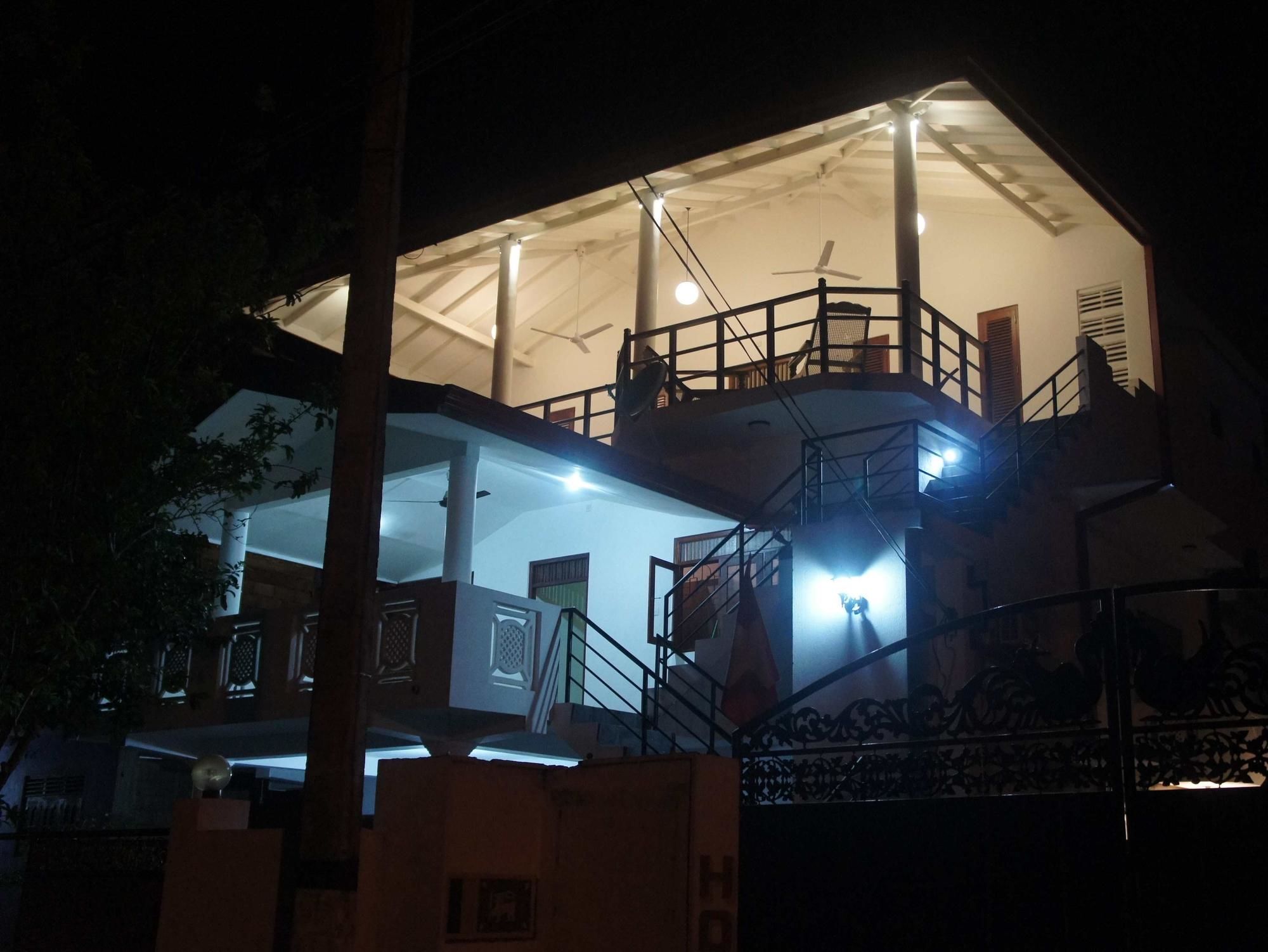 Sam'S Guest House Unawatuna Esterno foto
